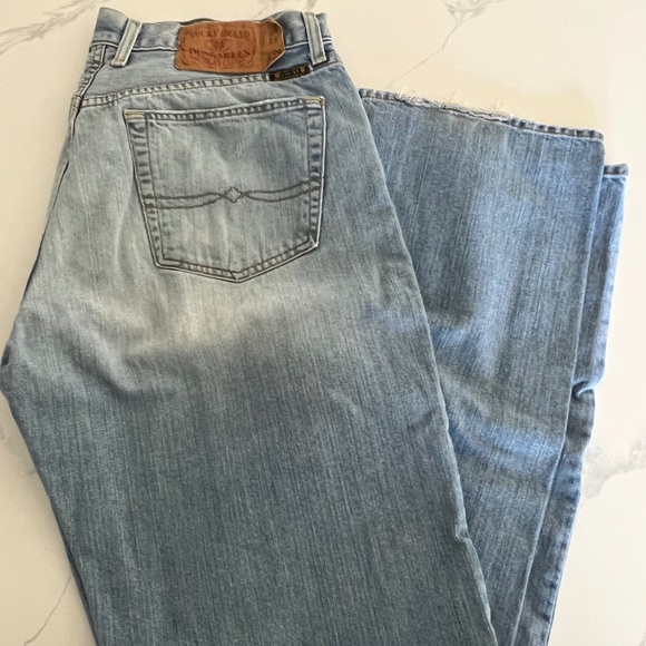 Lucky Jeans - Picture 1 of 5